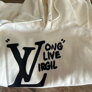 NWOT - hooded sweatshirt